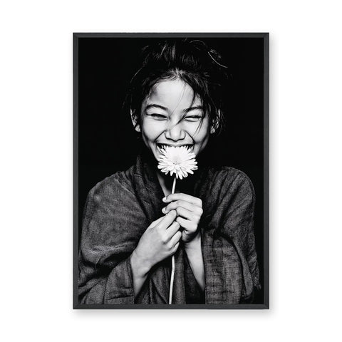 Floral Portrait Modern Minimalist Wall Art Poster – Black and White Daisy Smile