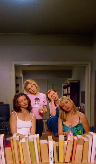 Sex and the City Retro Wall Decor – Four Women Watching Behind Books